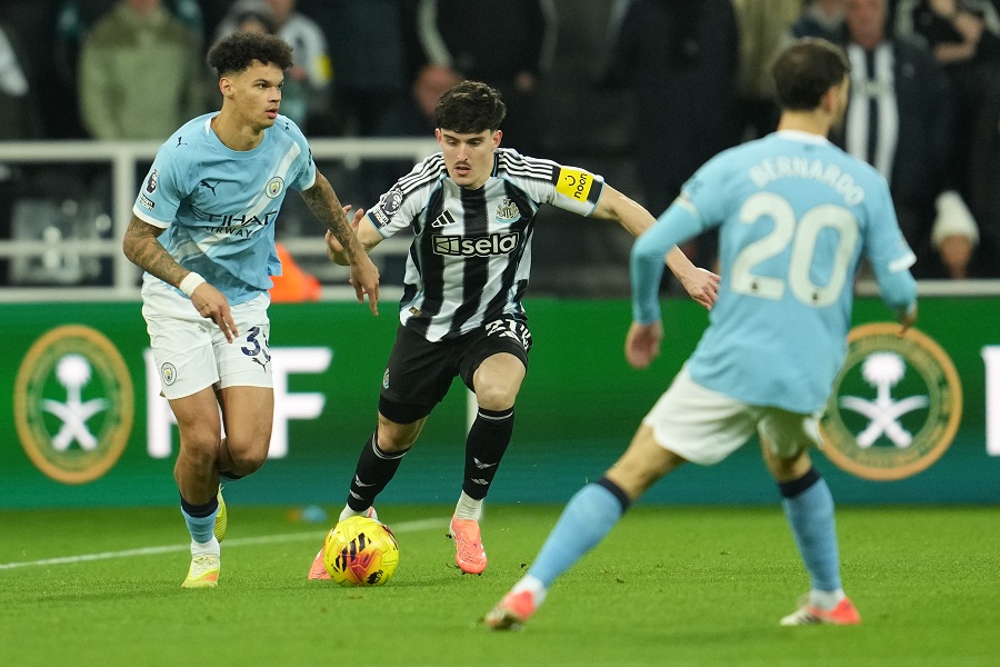 Νιούκαστλ-Μάντσεστερ Σίτι