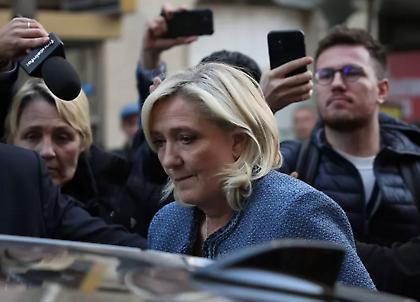 Από μια κλωστή το πολιτικό μέλλον της Λεπέν – Την Τρίτη εκδικάζεται η έφεσή της για τις εκλογές του 2027