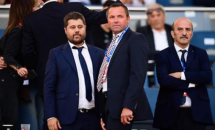 Βετεράνοι Ολυμπιακού κατά Γκαγκάτση και Λανουά: «Οι νάνοι νόμισαν πως μπορούν να τα βάλουν με γίγαντες»