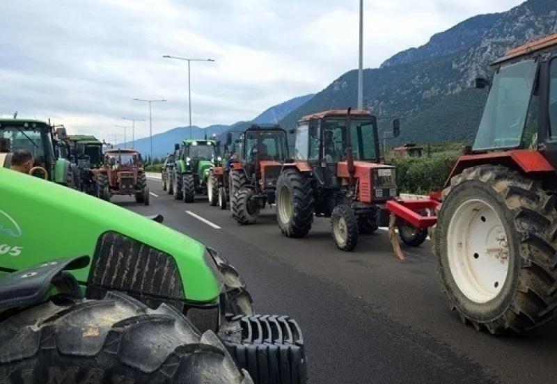 Μπλόκα αγροτών: Πολύωροι αποκλεισμοί σήμερα στα τελωνεία Προμαχώνα, Ευζώνων και Νίκης