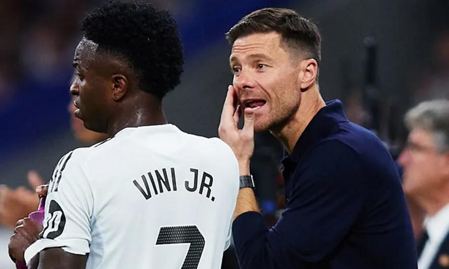 Ποιοι παίκτες της Ρεάλ «ξέχασαν» να αποχαιρετήσουν τον Τσάμπι Αλόνσο