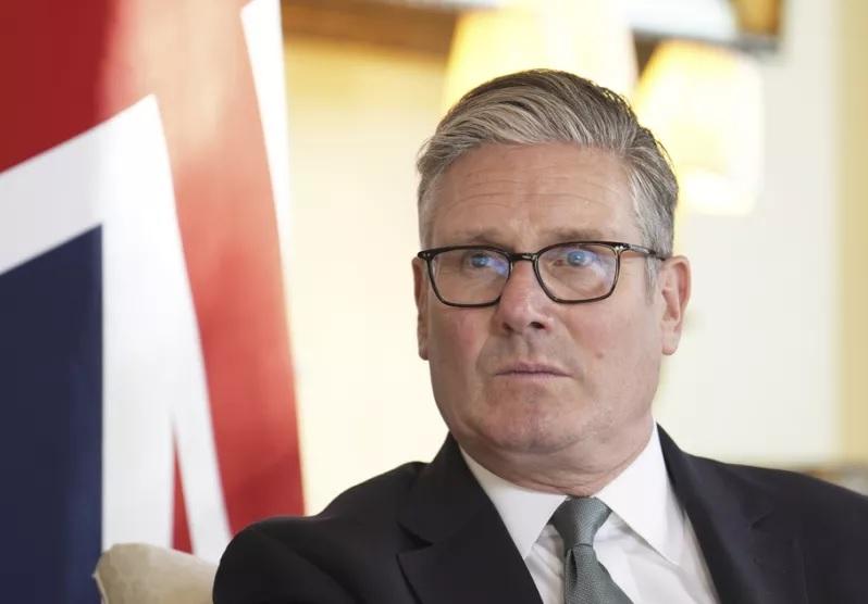 Τελεσίγραφο Στάρμερ στο X για το Grok: «Αν δεν το ελέγξετε εσείς, θα το κάνουμε εμείς»