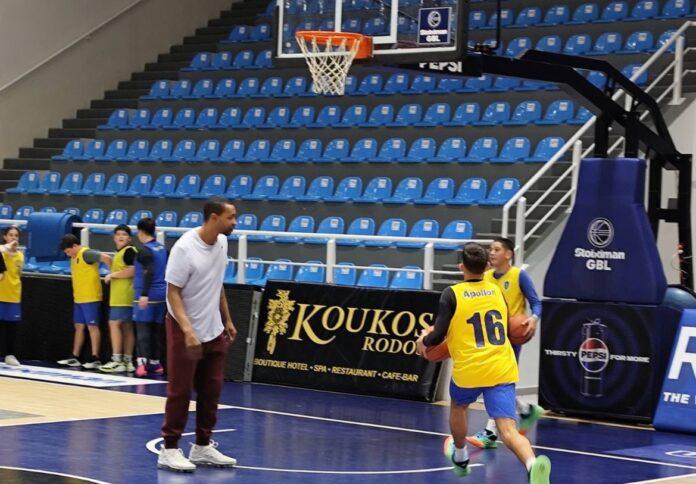 Παραμένει στη Ρόδο ο Γκάουντλοκ, ανέλαβε ρόλο συμβούλου σε τοπική ομάδα