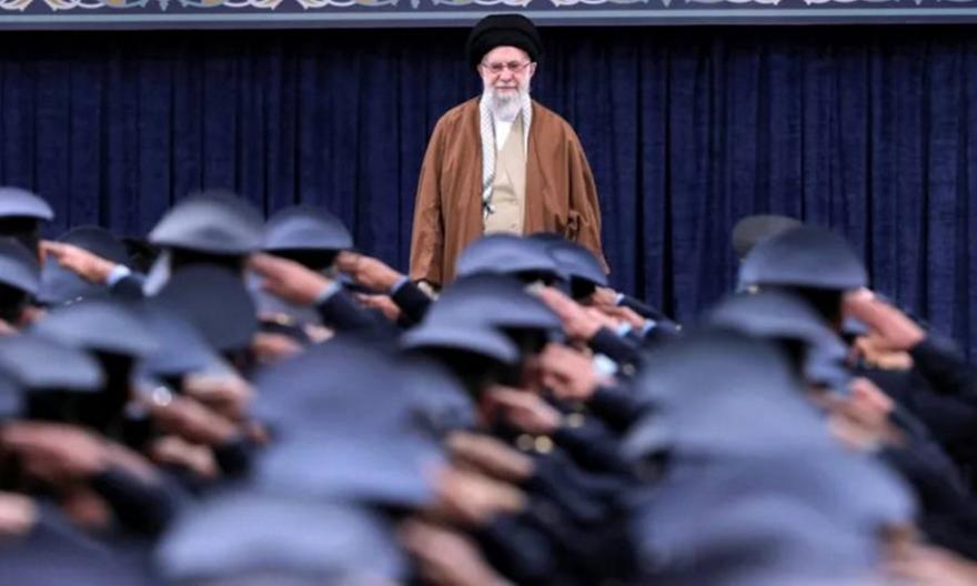 Επικίνδυνη κλιμάκωση μετά τις προειδοποιήσεις Τραμπ - Το Ιράν απειλεί αμερικανικές βάσεις στη Μέση Ανατολή