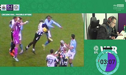 Χρειάστηκαν 5,5 λεπτά για ν’ αποφασιστεί ένα… αστείο οφσάιντ στο Νιούκαστλ – Σίτι