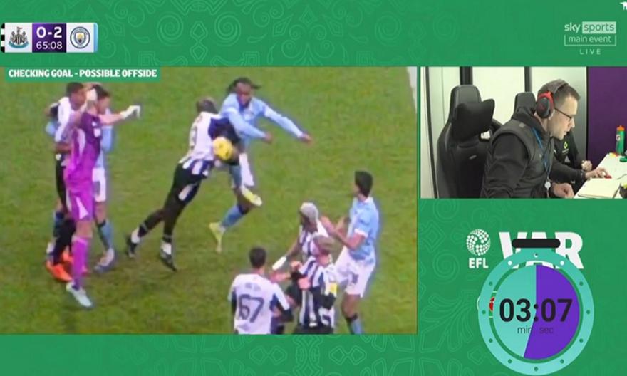 Χρειάστηκαν 5,5 λεπτά για ν’ αποφασιστεί ένα… αστείο οφσάιντ στο Νιούκαστλ – Σίτι