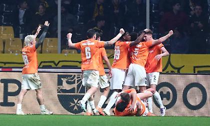 Μέγας ΟΦΗ ξέρανε την ΑΕΚ μέσα στο σπίτι της και πέρασε στα ημιτελικά του Κυπέλλου!