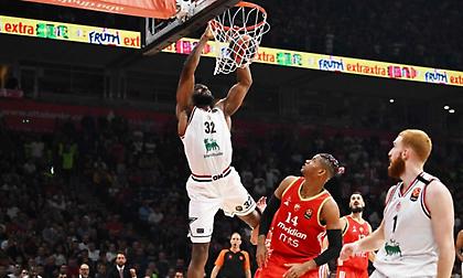 Αρμάνι Μιλάνο-Ερυθρός Αστέρας