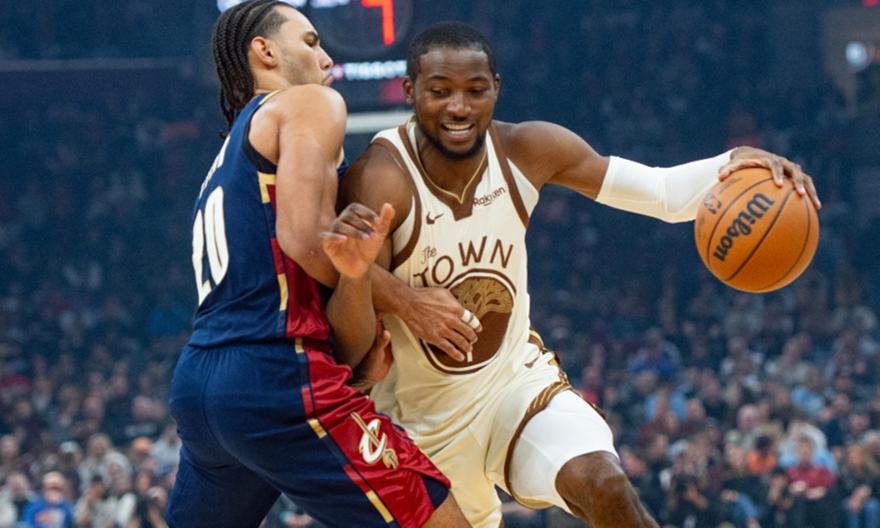 Οι Λέικερς πάνε για το «κόλπο γκρόσο» με την ανταλλαγή του Κουμίνγκα