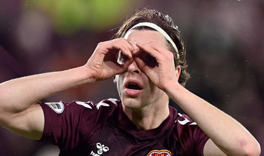 Ασταμάτητη Χαρτς και με 10 παίκτες συνεχίζει για το όνειρο - Στο κατόπι της η Σέλτικ που δεν τα παρατά