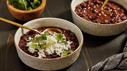 Κουβανέζικη σούπα με μαύρα φασόλια και ρύζι