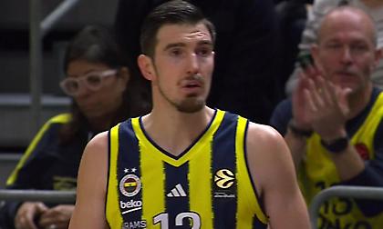 Αποθεώθηκε στην επιστροφή του στη Φενέρμπαχτσε ο Ντε Κολό