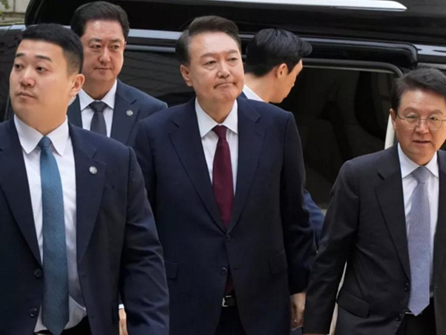 Πρώτη ποινή 5ετούς κάθειρξης στον πρώην πρόεδρο της Νότιας Κορέας, Γιουν Σουκ Γέολ - Αντιμέτωπος με τη θανατική ποινή