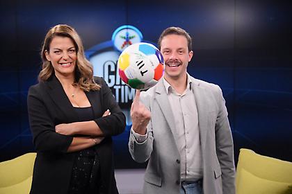 Ο Δημήτρης Μακαλιάς σκίζει το σενάριο και μετατρέπει το GAME TIME σε stand-up show