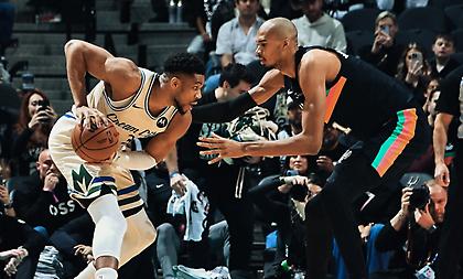 Ήττα αμαχητί για Μπακς στο Σαν Αντόνιο