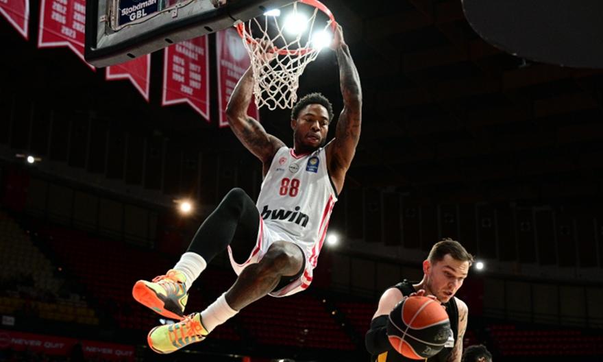 Νέα κατοστάρα και ρεκόρ στην ιστορία του πρωταθλήματος στις ασίστ για τον ασταμάτητο Ολυμπιακό!