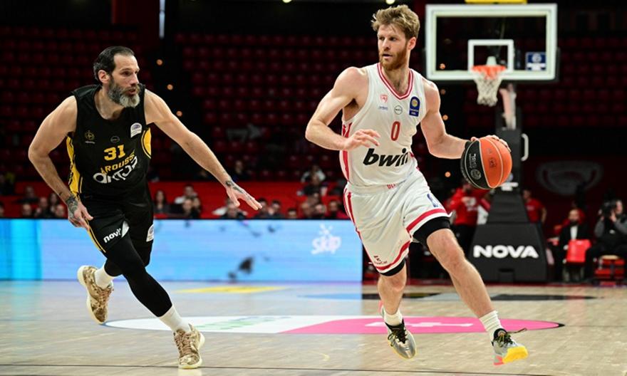 Ολυμπιακός: Ισοφάρισε ρεκόρ σε ασίστ - Ξεπέρασε τον Σπανούλη σε δίποντα ο Βεζένκοφ