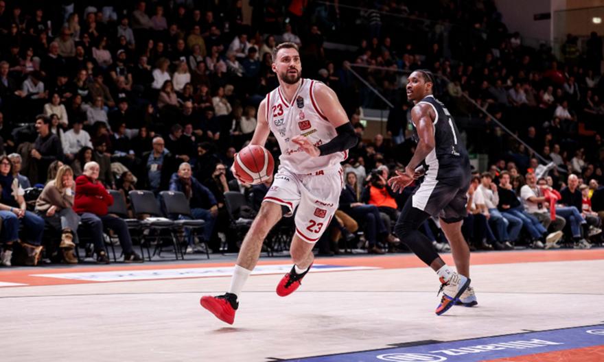 Εύκολη νίκη πριν από τη «διαβολοβδομάδα» για την Αρμάνι Μιλάνο