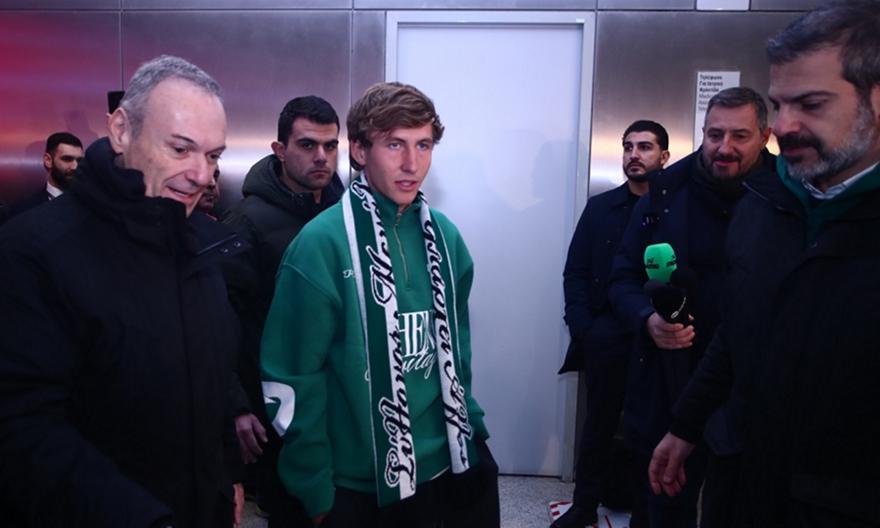 Αντίνο: «Μεγάλος σύλλογος ο Παναθηναϊκός, πολύ χαρούμενος που είμαι εδώ»