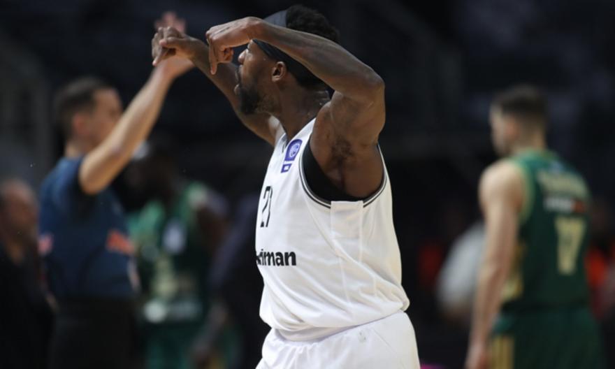 Το buzzer beater τρίποντο του Μπέβερλι για την προσπέραση του ΠΑΟΚ και η αντίδραση του αγανακτισμένου Αταμάν