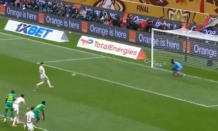 Aπαράδεκτο πέναλτι από τον Ντίας, έμεινε ζωντανή η Σενεγάλη!