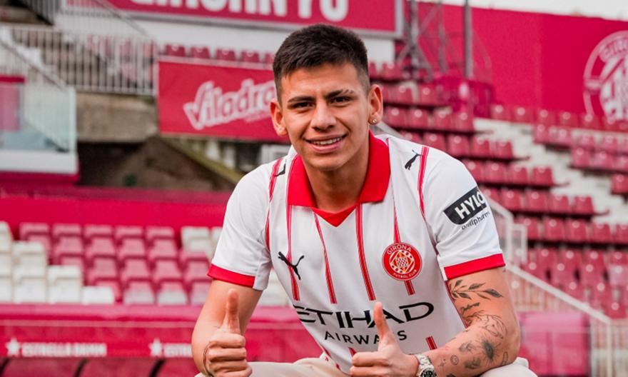 Στην Τζιρόνα ο Ετσεβέρι: Ανακοινώθηκε ο δανεισμός του από τη Μάντσεστερ Σίτι