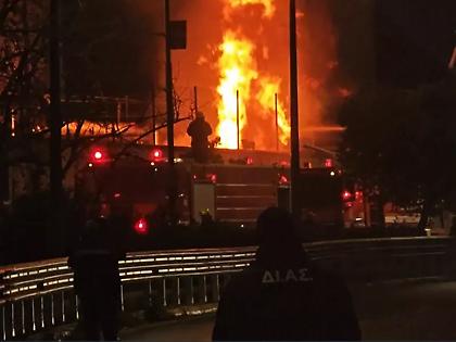 Υπό έλεγχο η φωτιά στα Καζάνια Περάματος