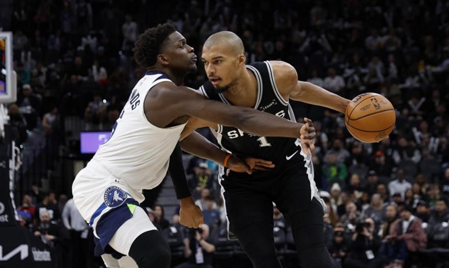 Άντονι Έντουαρντς: «Θα κέρδιζα σε μονό τον Γουεμπανιαμά»