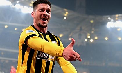 Η ΑΕΚ πρώτα νίκησε τακτικά και μετά θριάμβευσε επί του Παναθηναϊκού