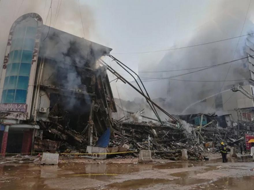 Κόλαση φωτιάς σε εμπορικό κέντρο στο Καράτσι: Τουλάχιστον 11 νεκροί, περισσότεροι από 60 αγνοούμενοι