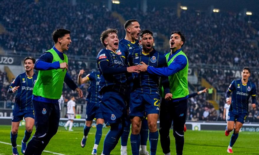 Αψεγάδιαστη και... διαρκώς αήττητη η Πόρτο, πέρασε και από την έδρα της Γκιμαράες!