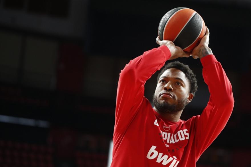 H 12άδα του Ολυμπιακού: Ντεμπούτο στην Ευρώπη για τον Ταϊρίκ Τζόουνς