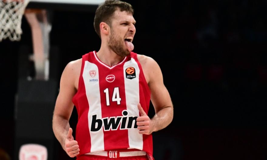 Διαστημικός Σάσα, κομβικός Μιλουτίνοφ και ο Ολυμπιακός καθάρισε με 100άρα τη Μακάμπι στο ΣΕΦ!