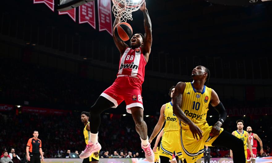 Τα εντυπωσιακά πρώτα καρφώματα του Τζόουνς με τον Ολυμπιακό στην Ευρωλίγκα!