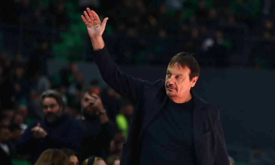 Αποθέωση του κόσμου του Παναθηναϊκού στον Αταμάν πριν το τζάμπολ με Μπασκόνια