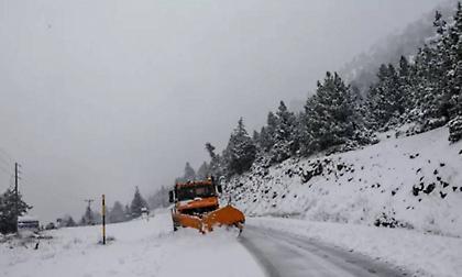 Καιρός: Ισχυρή κακοκαιρία με καταιγίδες, χιόνια και θυελλώδεις ανέμους