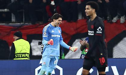 Ατσάλινος Ολυμπιακός, ανίκητος Τζολάκης και φουλ για πρόκριση μέσα στο Άμστερνταμ!