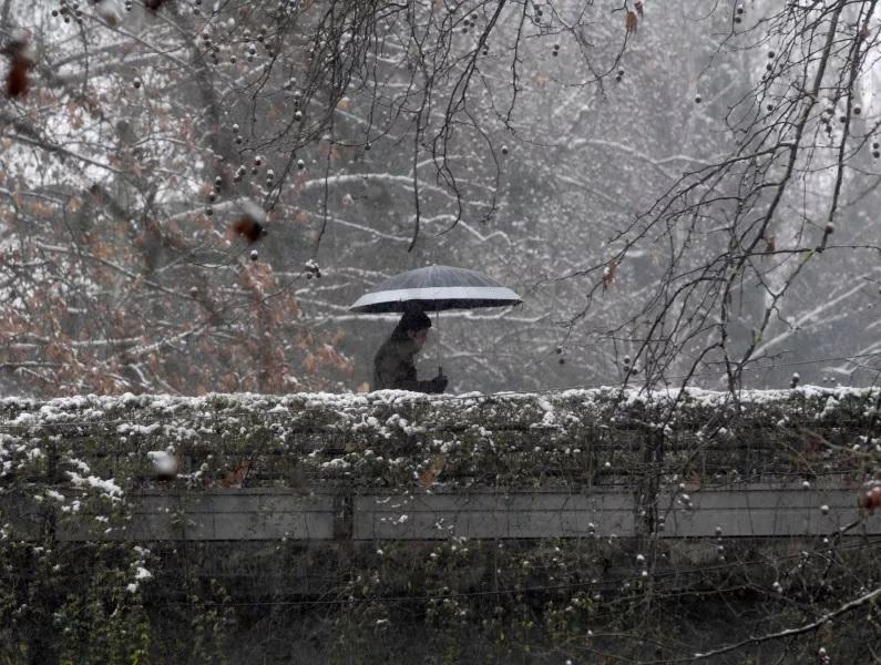 Έκτακτο δελτίο ΕΜΥ: Κακοκαιρία από αύριο με ισχυρές βροχές και χιόνια - Ποιες περιοχές θα πληγούν