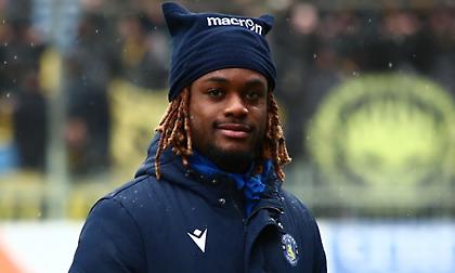 Ο Ερίκ Μπιλέ υπογράφει στον Πανσερραϊκό