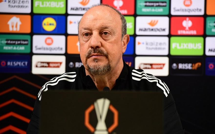 Μπενίτεθ: «Θα ξεπεράσουμε τις δυσκολίες με σκληρή δουλειά»