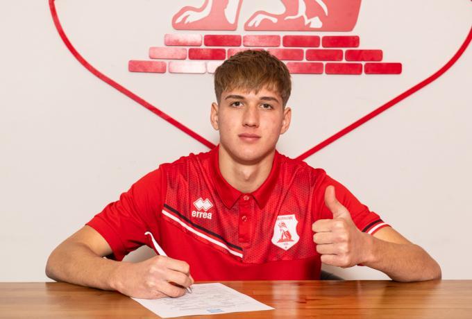 Πανσερραϊκός: Επαγγελματίας ο 16χρονος Σταύρος Μόμτσιος