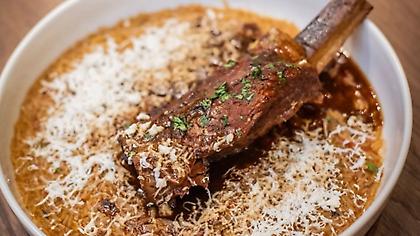 Τα εστιατόρια που άνοιξαν το 2025 και ξεχώρισε η ομάδα του cookout.gr