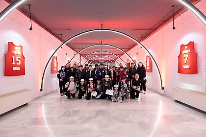 100 παιδιά από τα Παιδικά Χωριά SOS έζησαν μοναδικές στιγμές στο ΣΕΦ με τον μπασκετικό Ολυμπιακό