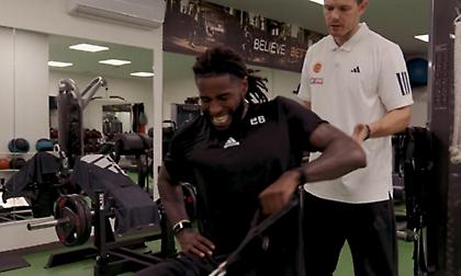 Η απάντηση του… τουρίστα Λεσόρ με την καθημερινή άσκησή του!