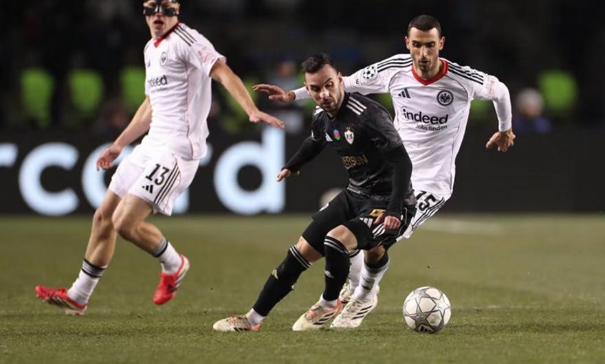 Ξενέρωσε τον Ολυμπιακό η Κάραμπαγκ - Άντεξε η Γαλατά και φεύγει για νοκ-άουτ!