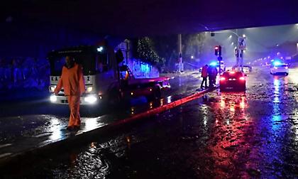 Δύο νεκροί και σοβαρές ζημιές στην Αττική από την κακοκαιρία - Πώς θα κινηθεί το φαινόμενο