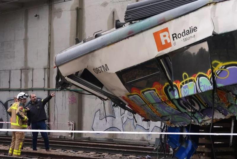 Σιδηροδρομική τραγωδία στην Ισπανία: Στους 45 οι νεκροί