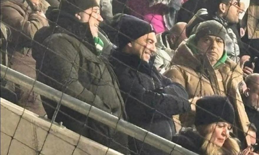 Ο Τσίπρας είδε από κοντά τον Παναθηναϊκό στη Βουδαπέστη μαζί με τον γιο του