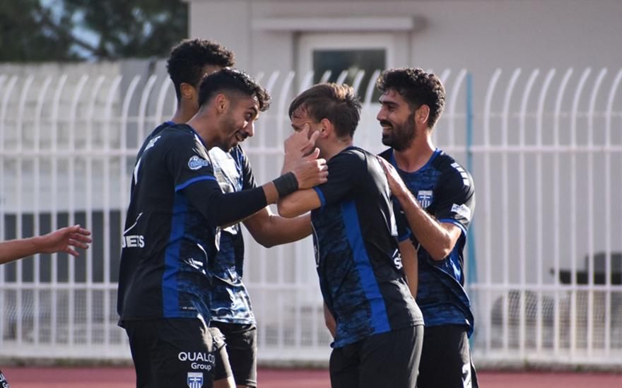 Ελλάς Σύρου: «Να συσπειρωθούμε ακόμη περισσότερο - Θα συνεχίσουμε να αγωνιζόμαστε εντός των γηπέδων για τη σωτηρία μας»