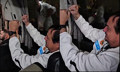 Δέχθηκε νέες ύβρεις από οπαδούς της Μακάμπι και απάντησε με υψωμένες γροθιές ο Αταμάν